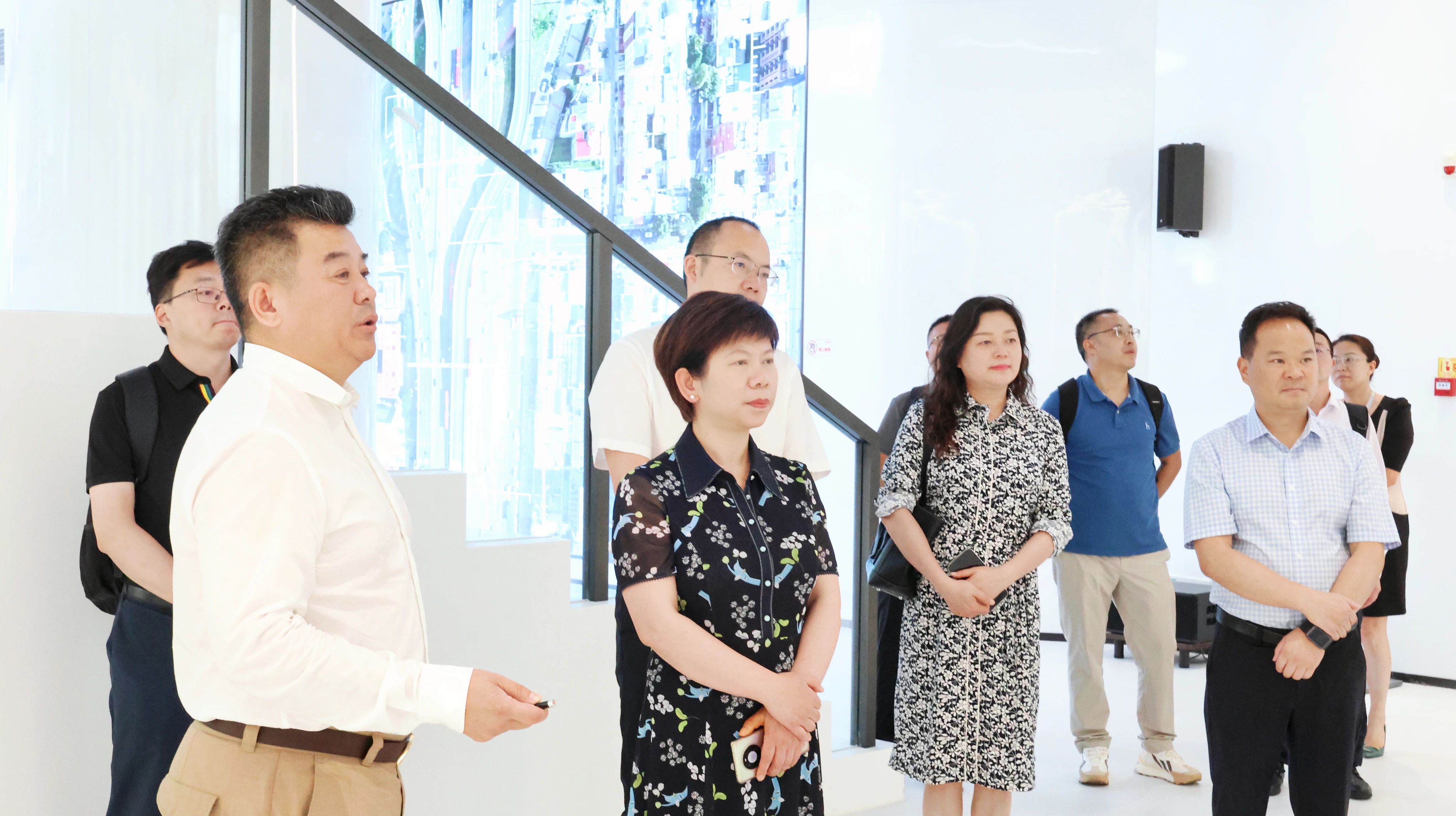 爱游戏平台-爱游戏(中国)一站式服务平台与成都市郫都区达成战略合作 推动成都影视城建设