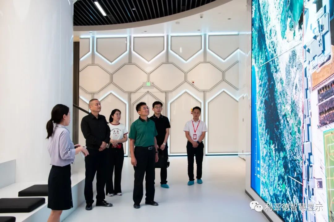 安徽省科技馆馆长方波一行莅临爱游戏平台-爱游戏（中国）一站式服务平台南方总部参观调研