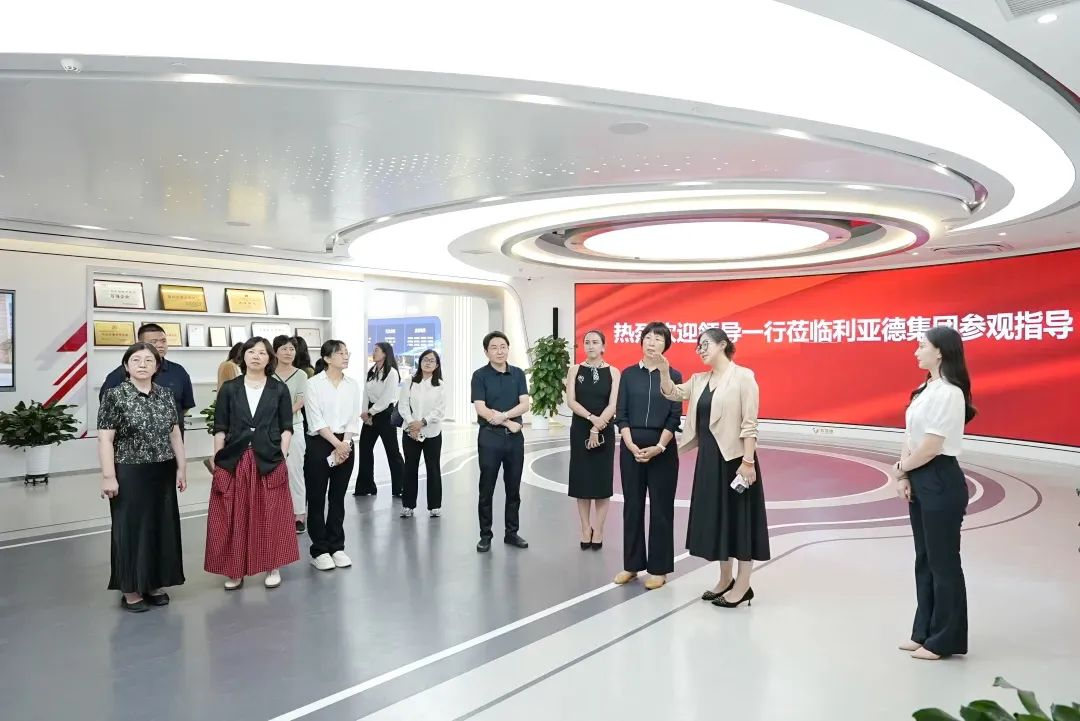 北京市统计局局长李素芳一行莅临爱游戏平台-爱游戏（中国）一站式服务平台调研指导